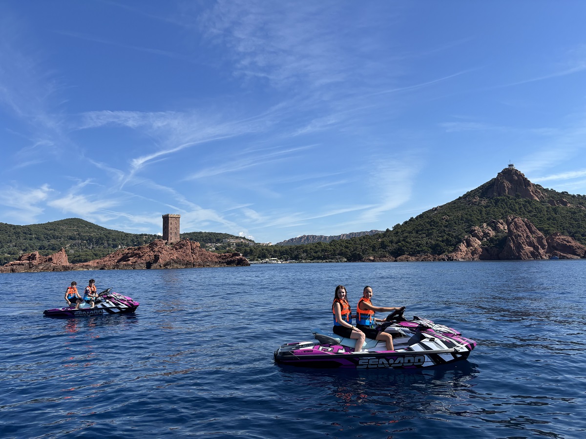 Location de jet ski avec permis à Fréjus – Naviguez en autonomie sur la Côte d’Azur