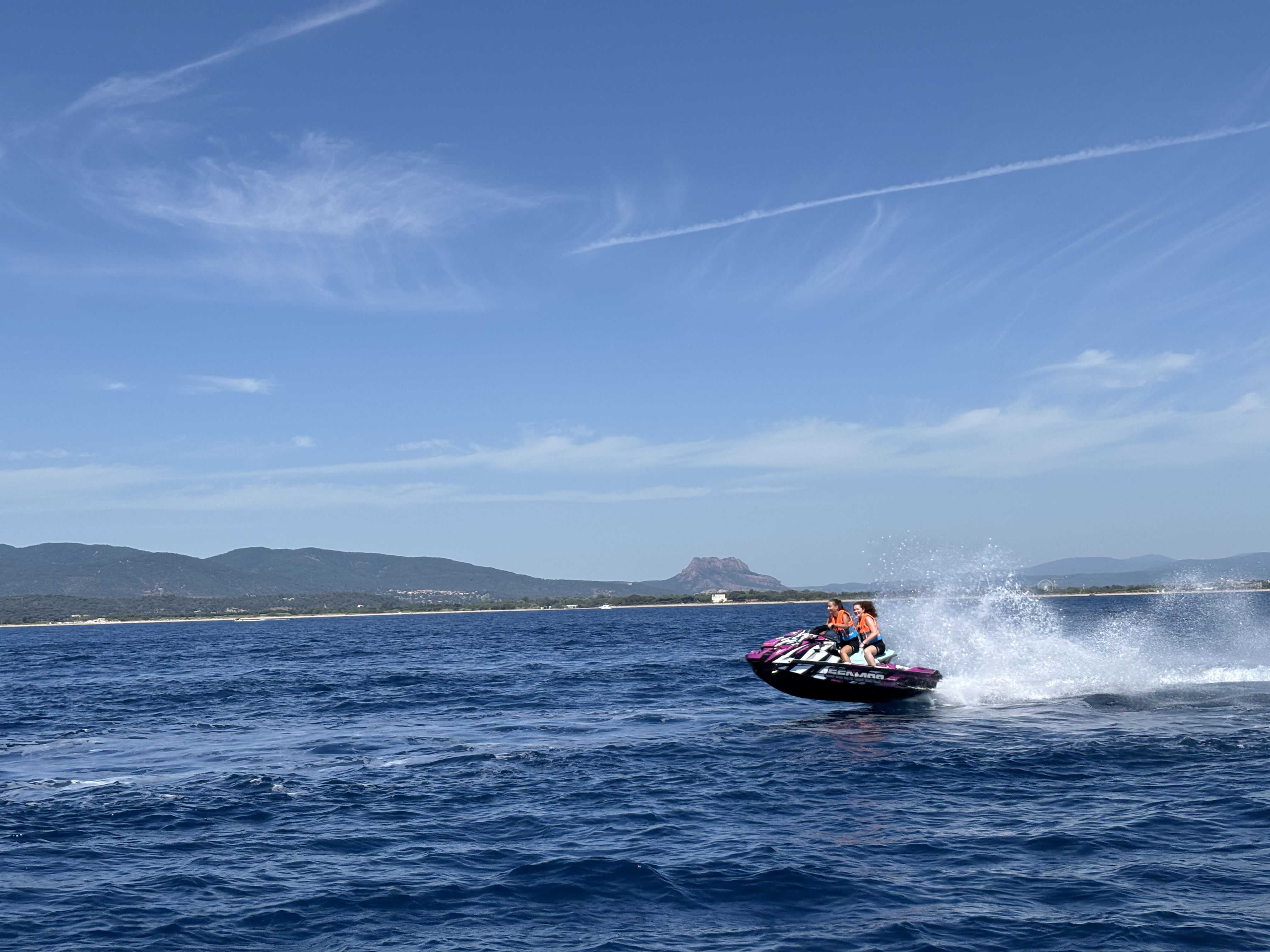 Location de jet ski avec permis à Fréjus – Naviguez en autonomie sur la Côte d’Azur